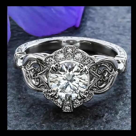 NEW Women's Ring White Zircon Bold Silver Stainless Steel Ring GORGEOUS - Picture 3 of 8